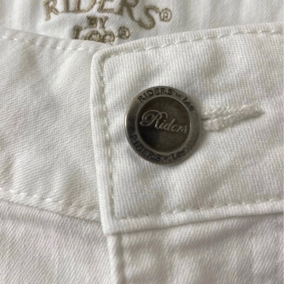 Women’s Shorts (Size L) - Picture 3 of 5